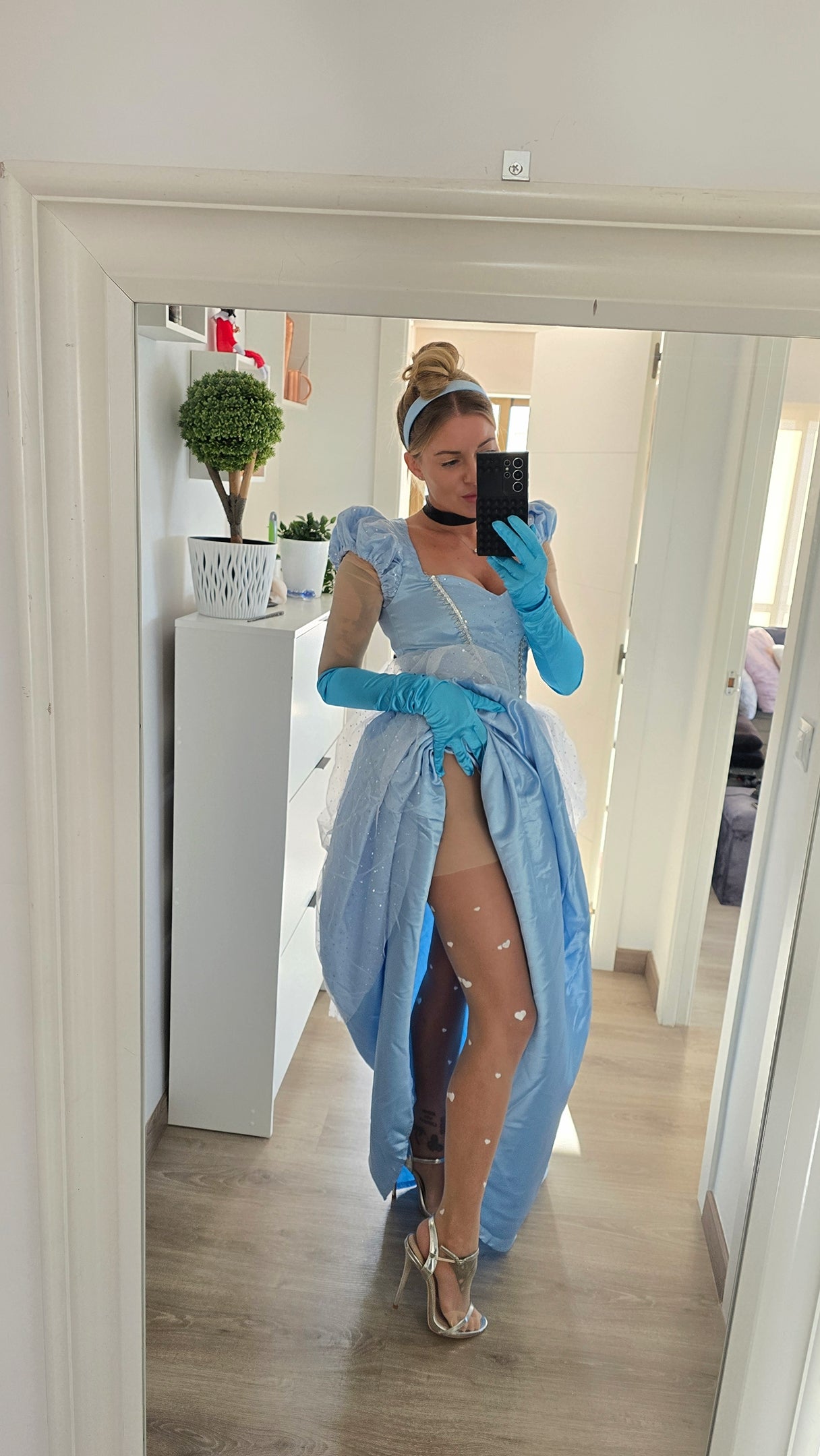 Marie Bombshell est Cendrillon