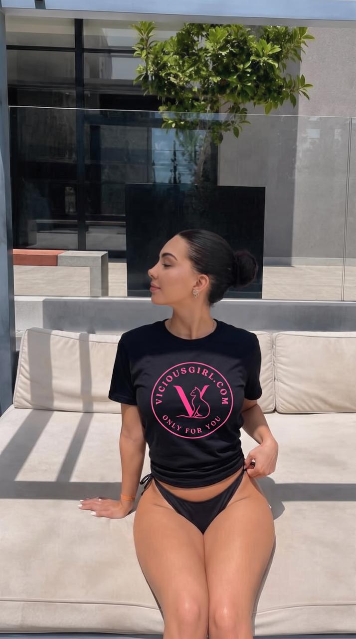 Marina  teste son nouveau Gode XL