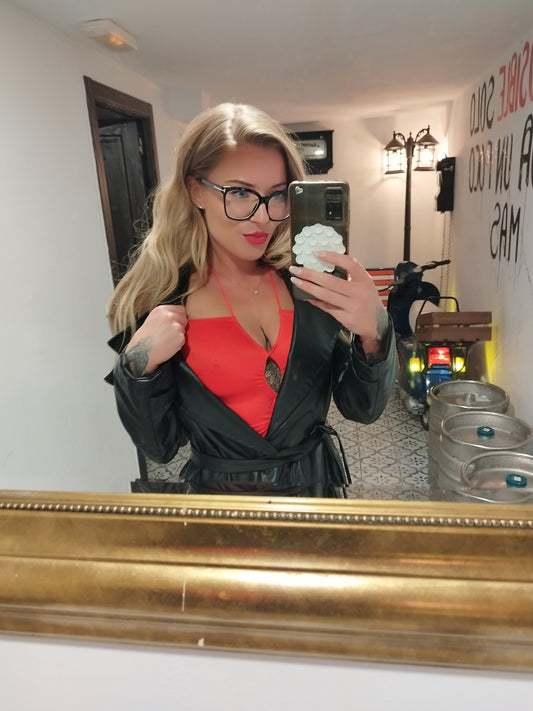 Marie Bombshell Faciale